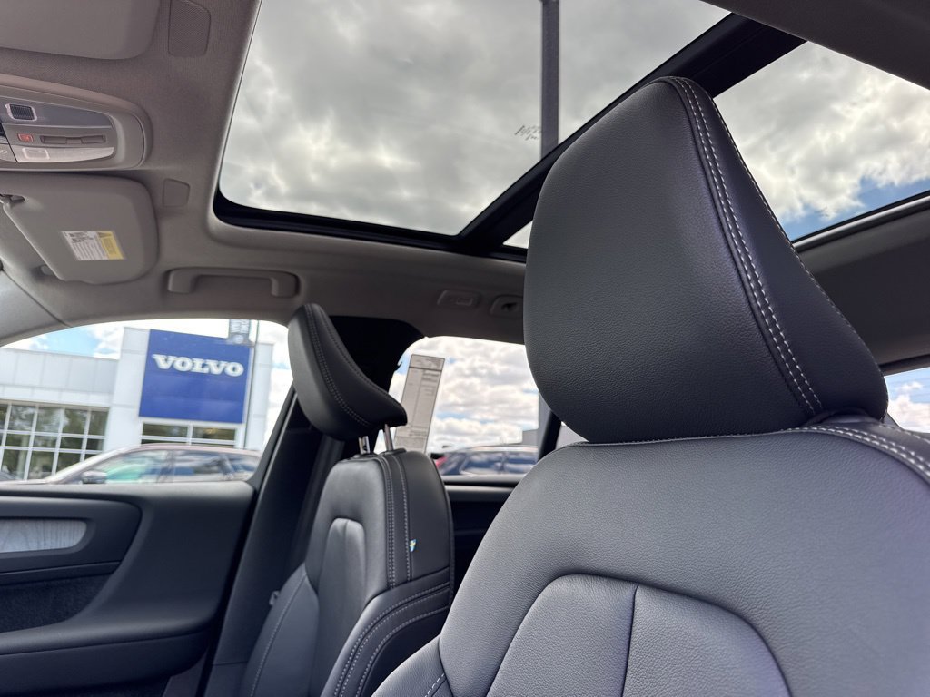 New 2026 Volvo XC40 B5 Plus w/ Climate Package AWD/4WD image 14