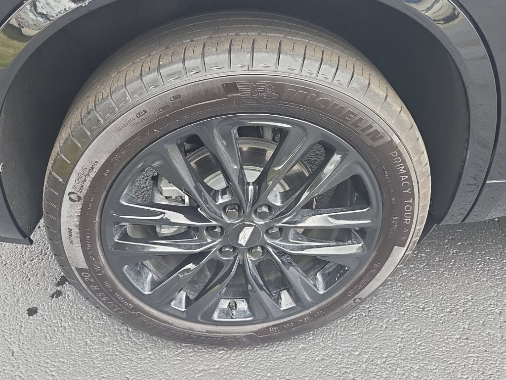 Used 2024 Cadillac XT6 Luxury w/ LPO, Floor Liner Package AWD/4WD image 11