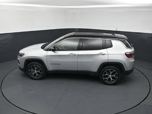 Used 2024 Jeep Compass Limited AWD/4WD image 15