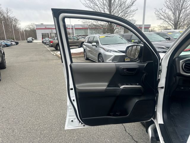 Certified 2018 Toyota Tacoma SR5 image 23