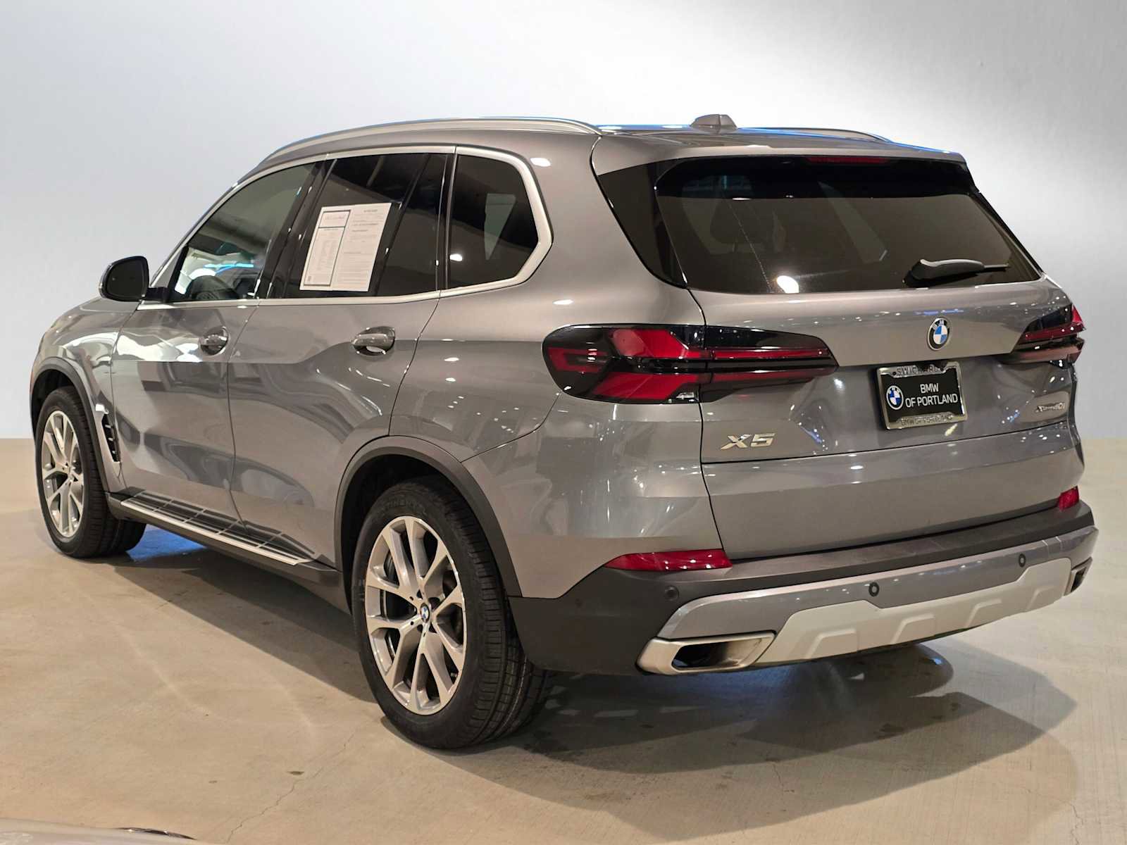 Used 2024 BMW X5 xDrive40i w/ Premium Package image 5