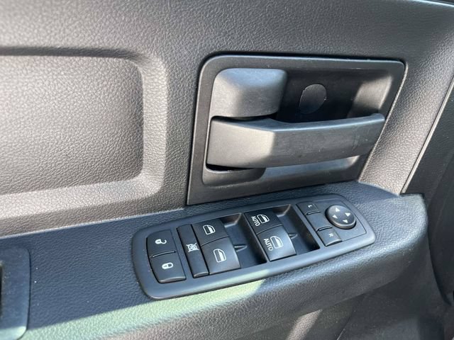 Used 2017 RAM 1500 Express RWD image 18
