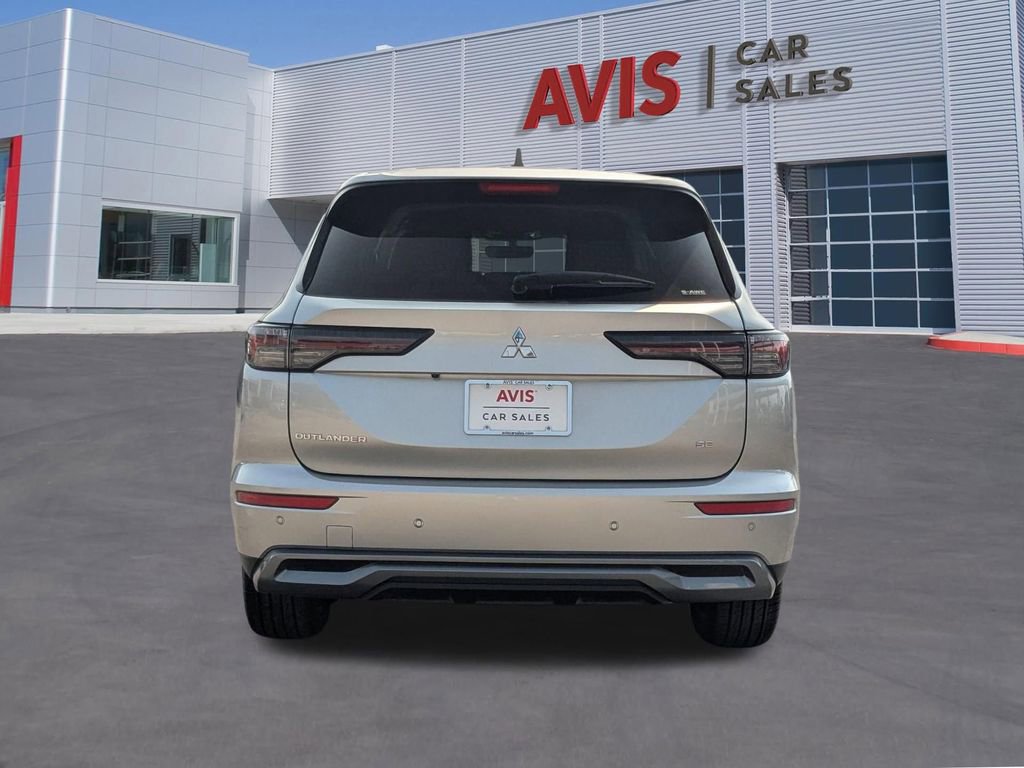 Used 2025 Mitsubishi Outlander SE AWD/4WD image 5
