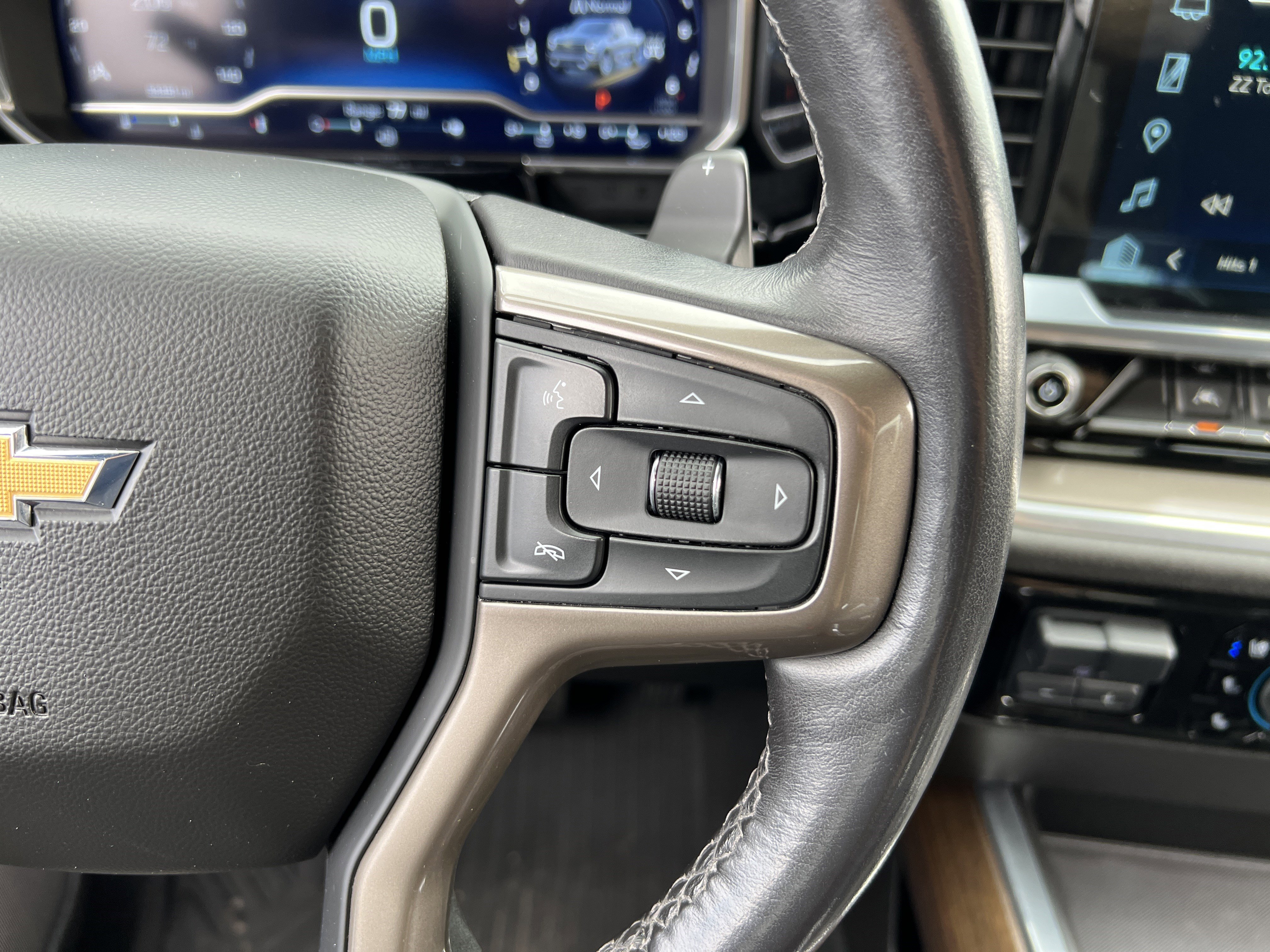 Used 2022 Chevrolet Silverado 1500 High Country AWD/4WD image 26