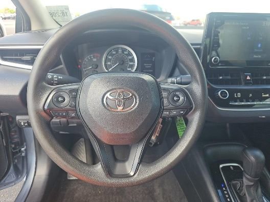 Used 2022 Toyota Corolla LE image 6