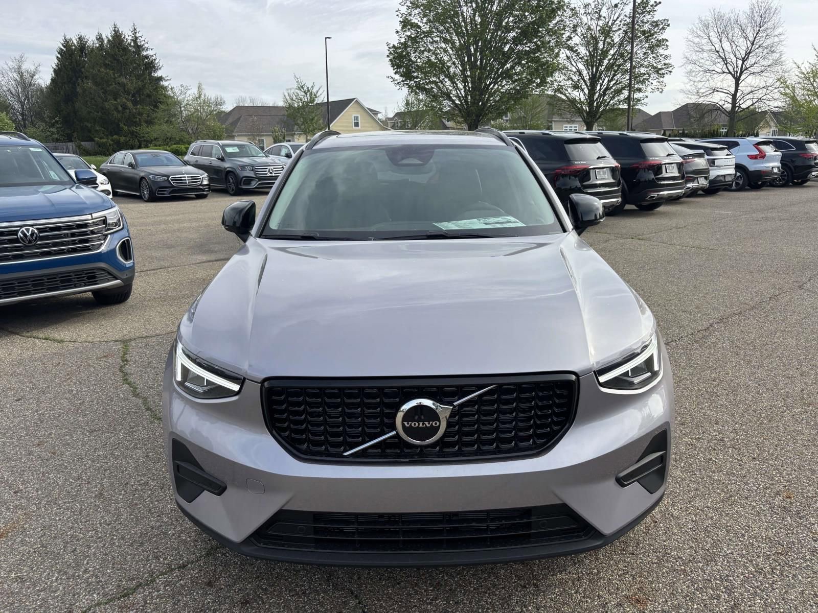 New 2026 Volvo XC40 B5 Core w/ Protection Package Premier AWD/4WD image 2