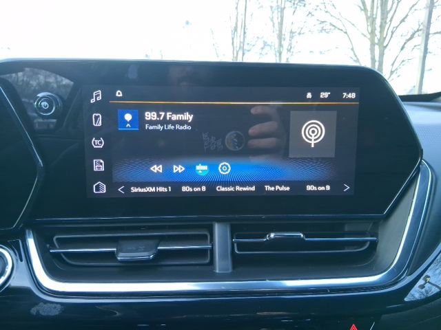 Used 2024 Chevrolet Trax RS w/ Driver Confidence Package image 24