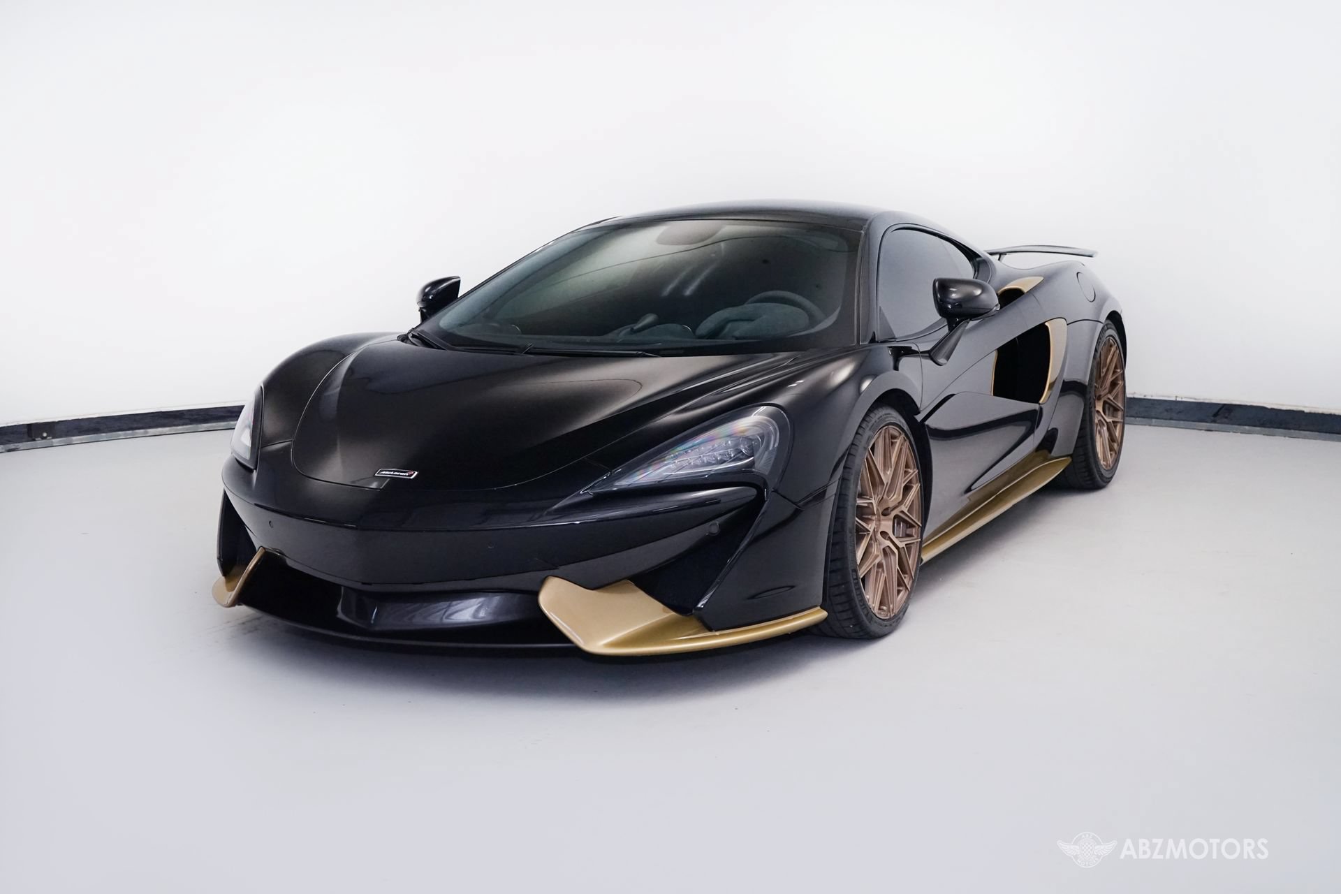 Used 2017 McLaren 570S RWD image 2
