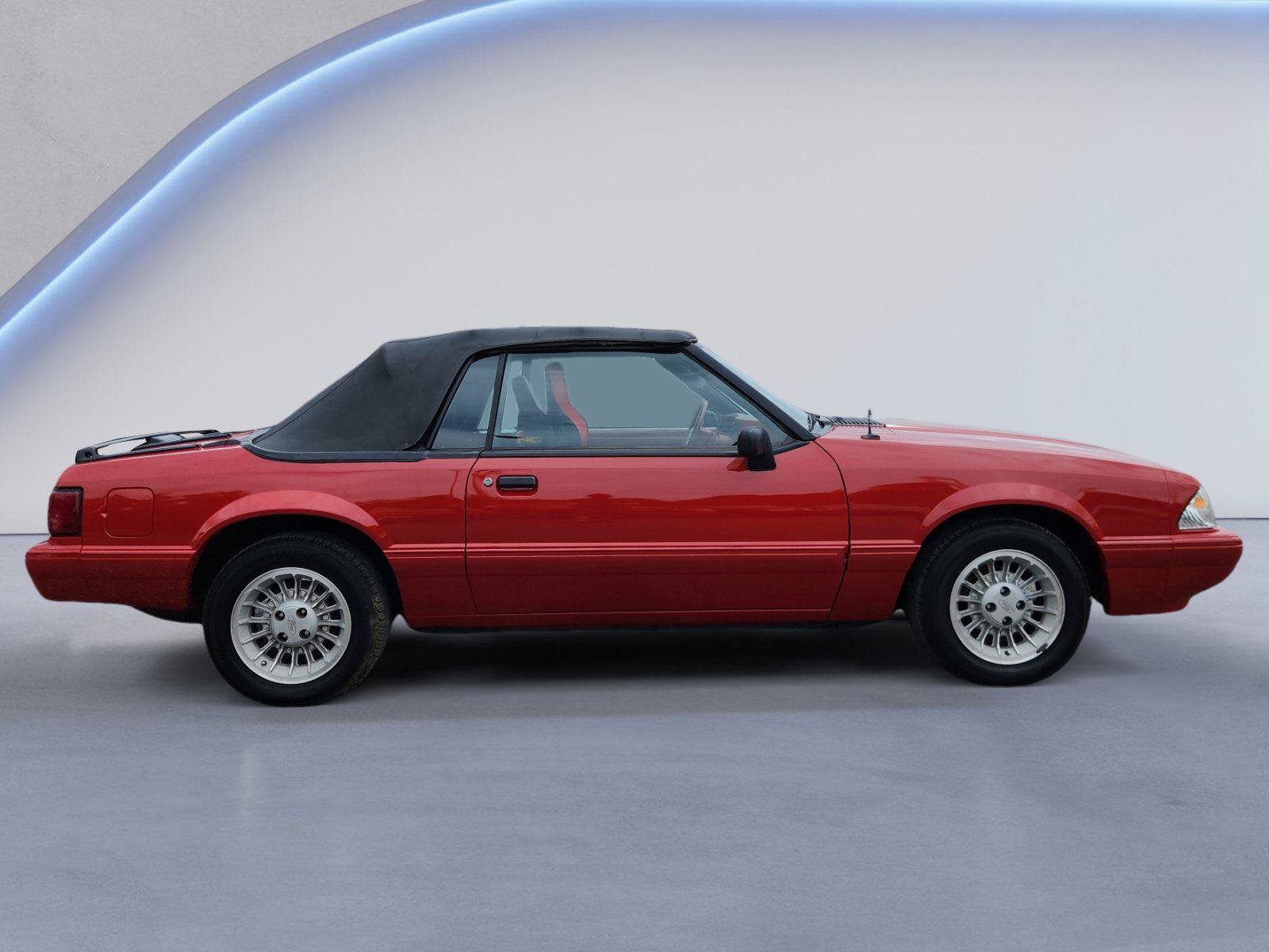 Used 1992 Ford Mustang LX RWD image 2