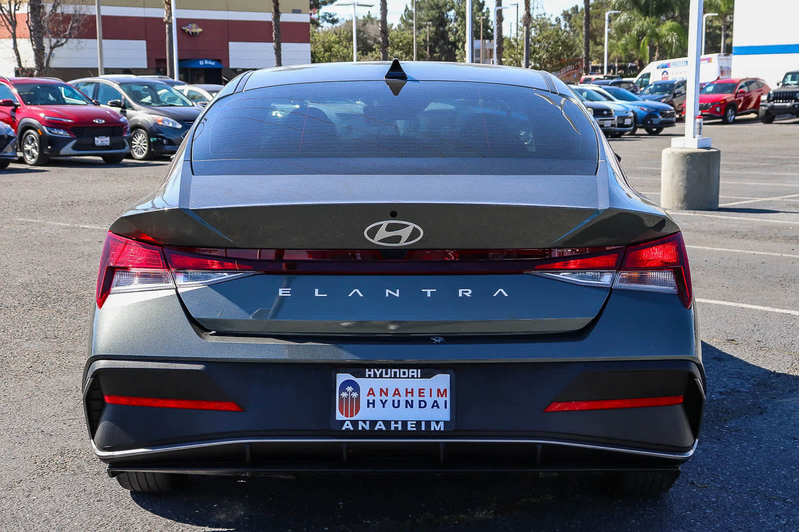 Used 2025 Hyundai Elantra SE image 7