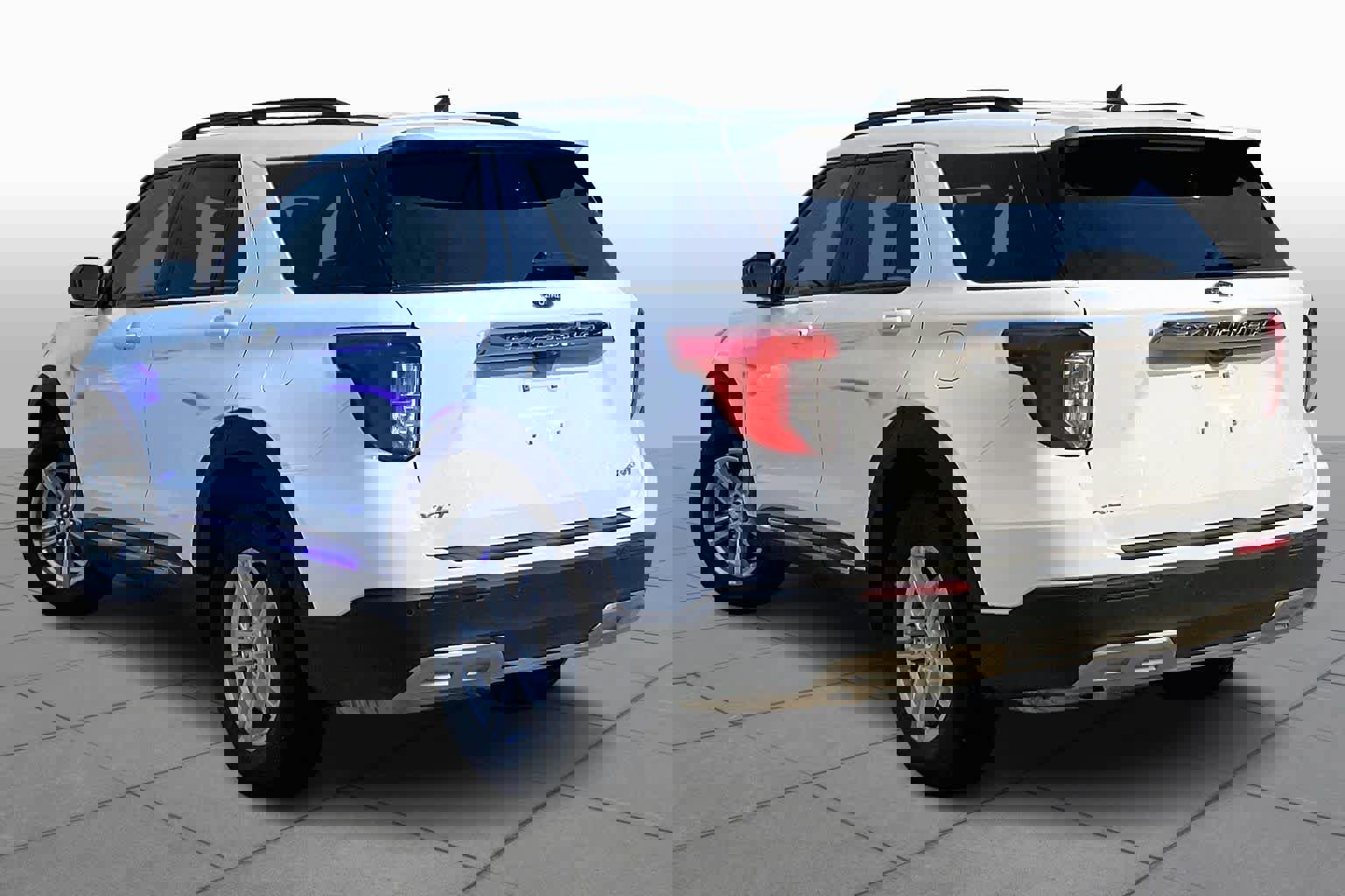 Used 2024 Ford Explorer XLT w/ Equipment Group 202A image 13