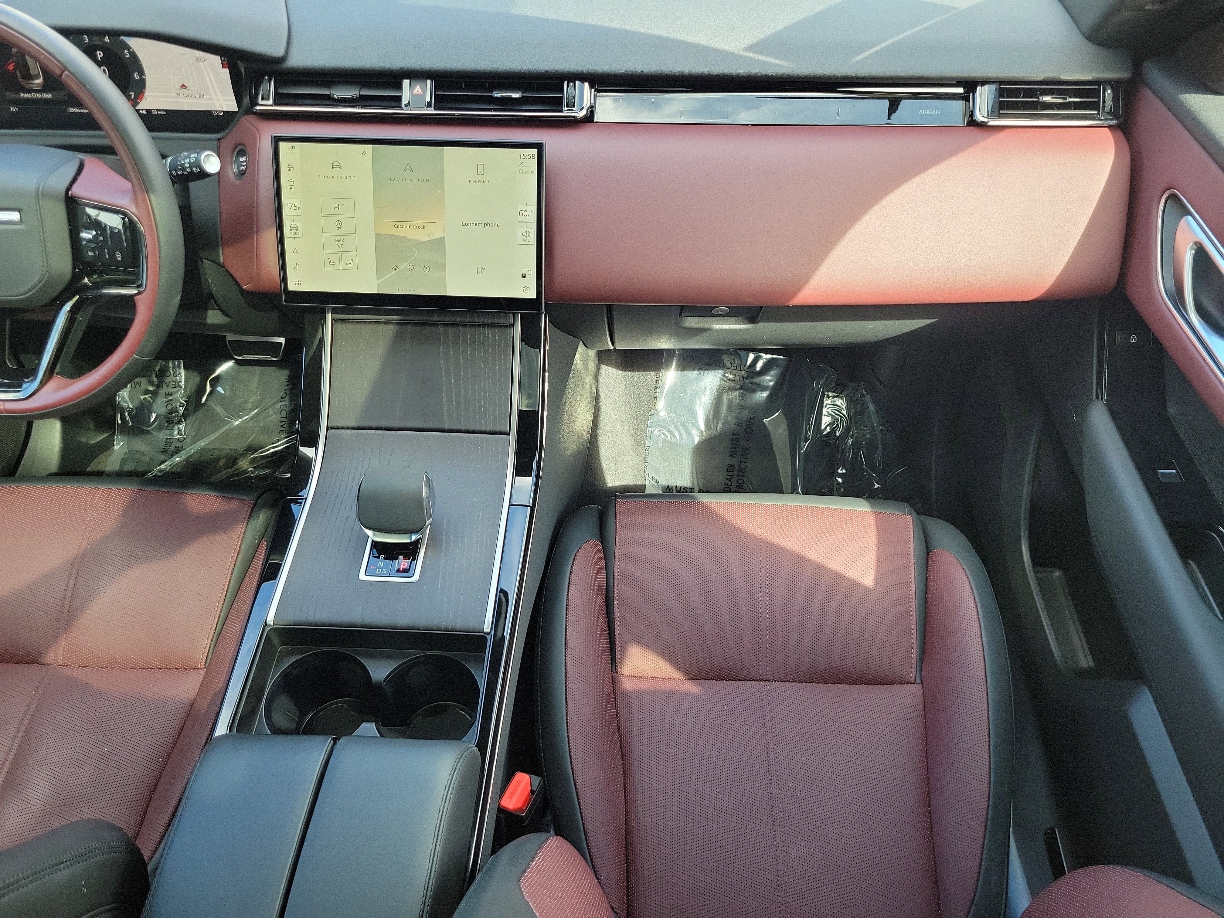 Used 2024 Land Rover Range Rover Velar Dynamic HSE image 16