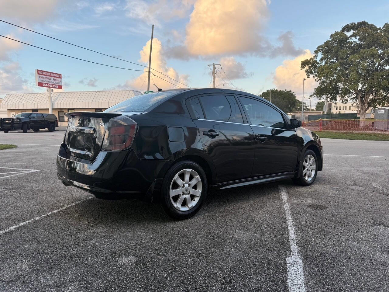 Used 2012 Nissan Sentra 2.0 SR w/ Convenience Pkg FWD image 8