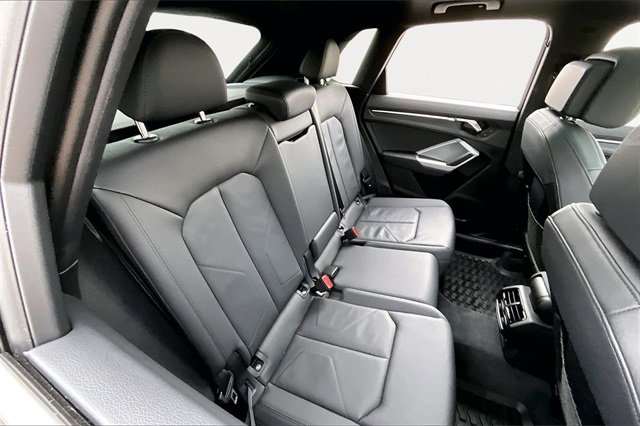 Used 2025 Audi Q3 2.0T Premium w/ Convenience Package image 29