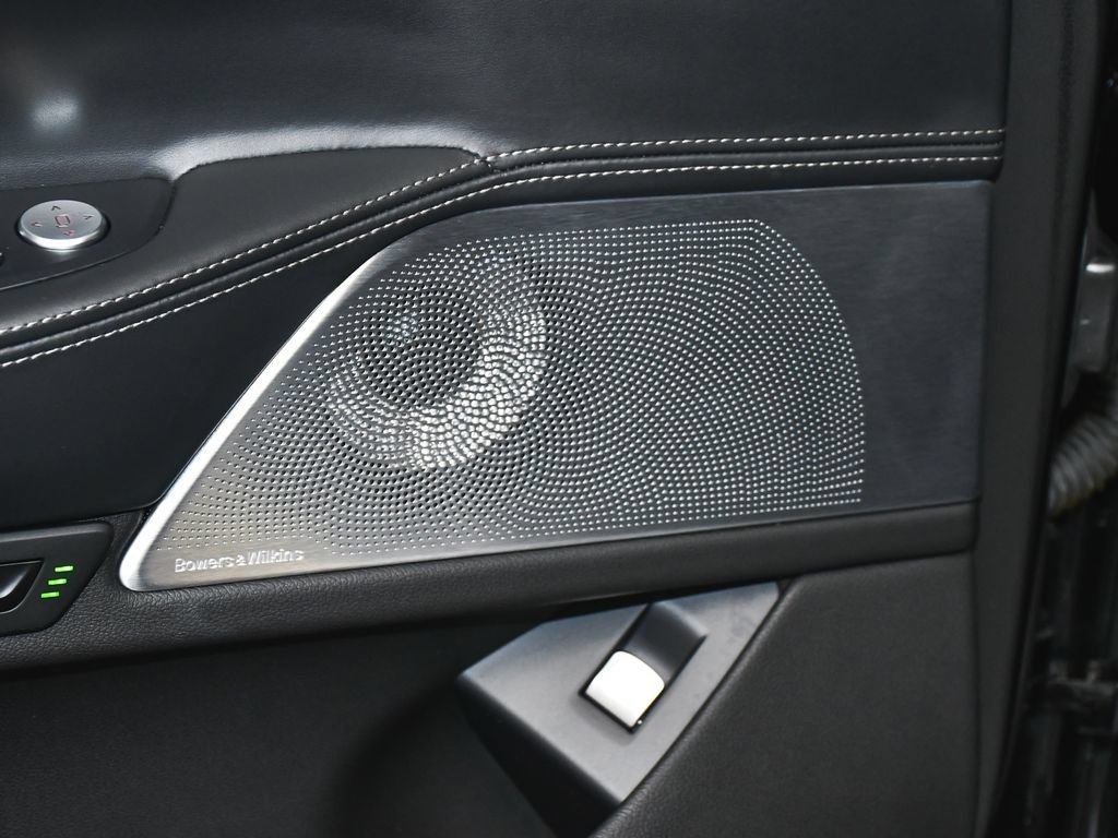 Used 2022 BMW M760i xDrive w/ Luxury Rear Seating Package AWD/4WD image 11
