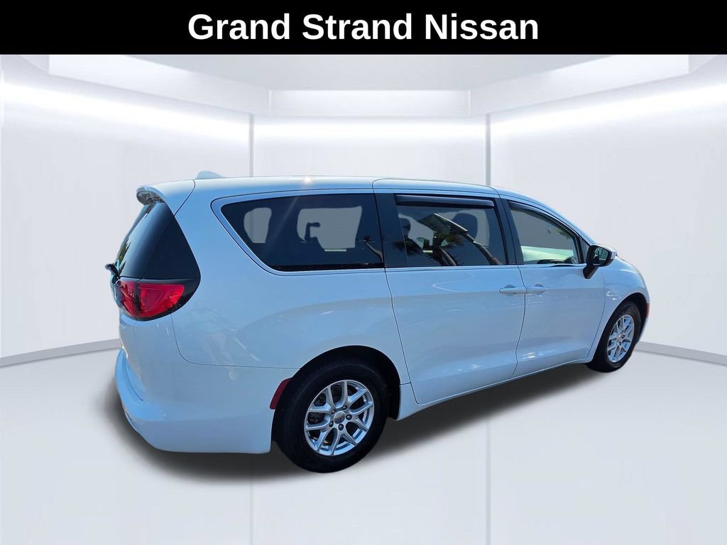 Used 2018 Chrysler Pacifica LX FWD image 7