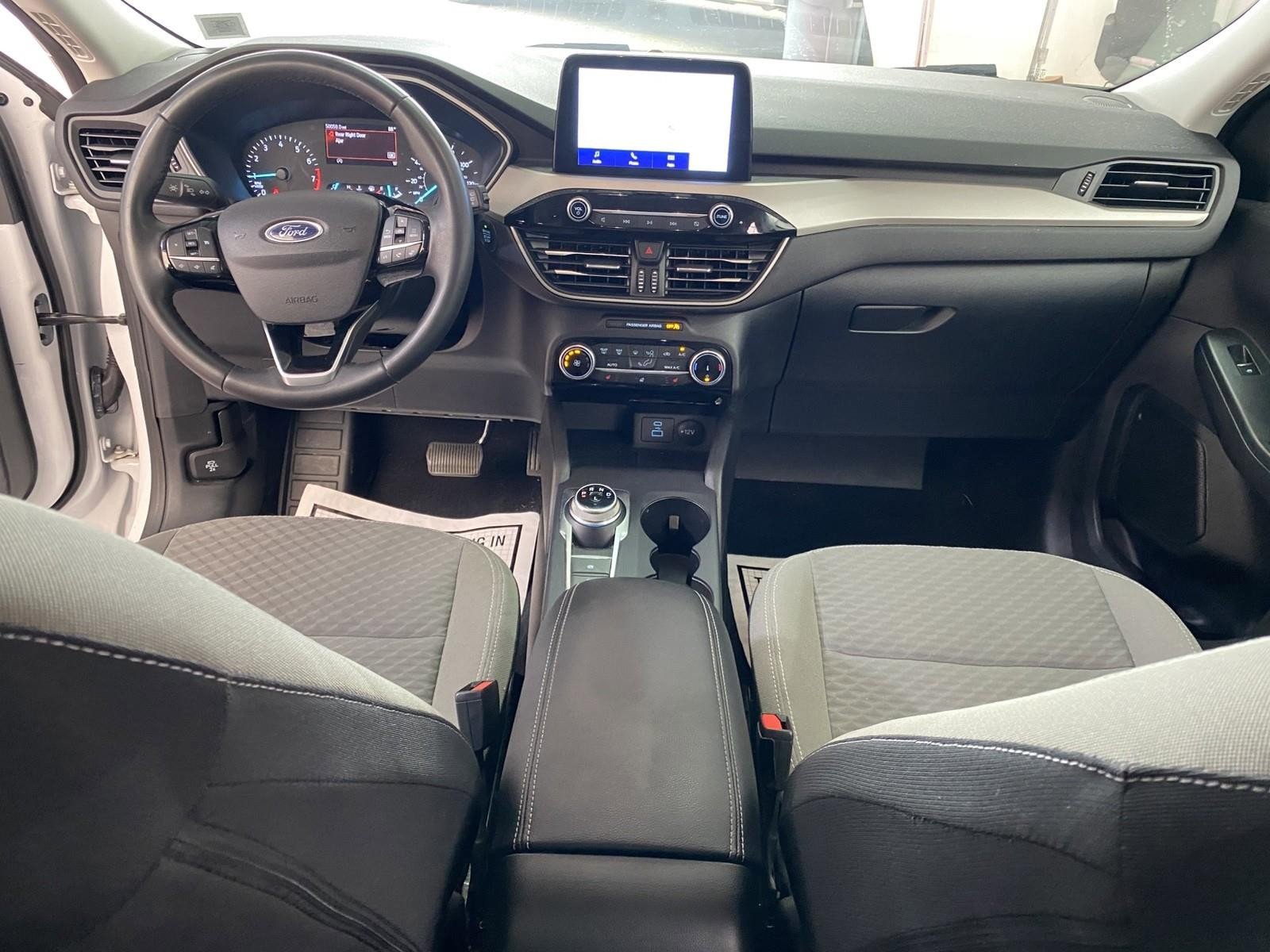 Used 2022 Ford Escape SE w/ Cold Weather Package image 13