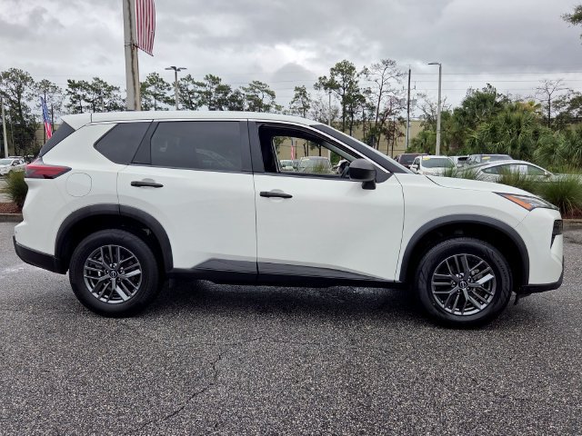 Used 2024 Nissan Rogue S FWD image 6