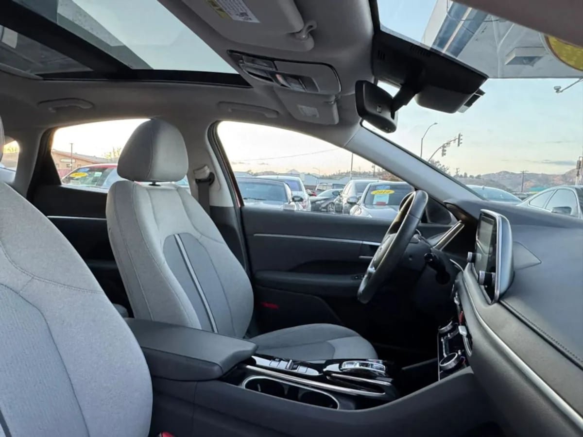 Used 2020 Hyundai Sonata SEL w/ Convenience + Sunroof Package FWD image 17