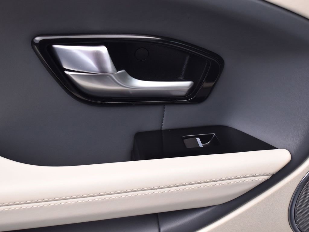 Used 2019 Land Rover Range Rover Evoque HSE Dynamic image 34
