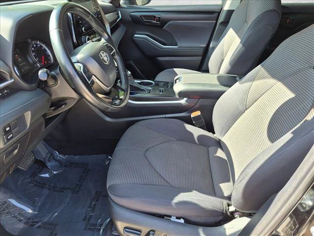Used 2021 Toyota Highlander LE FWD image 14