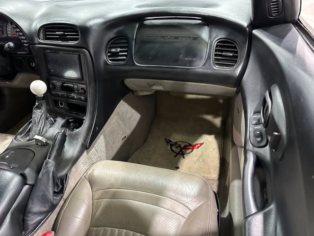 Used 2002 Chevrolet Corvette Convertible w/ Preferred Equipment Group2 RWD image 9