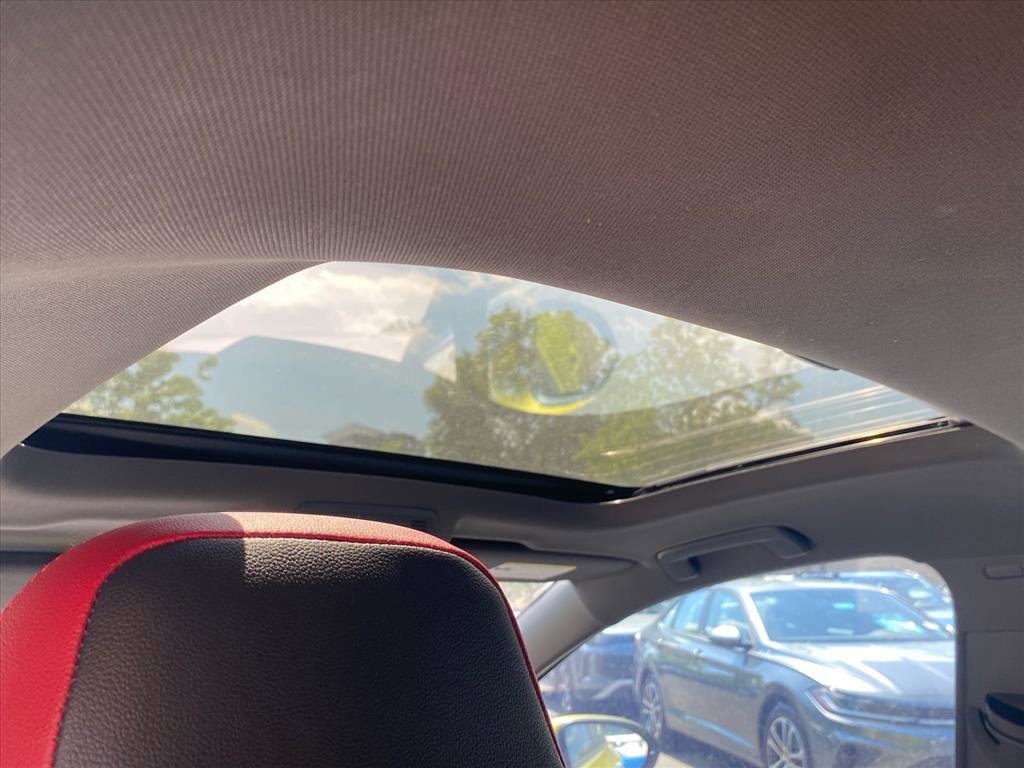 Used 2022 Volkswagen GTI Autobahn FWD image 21