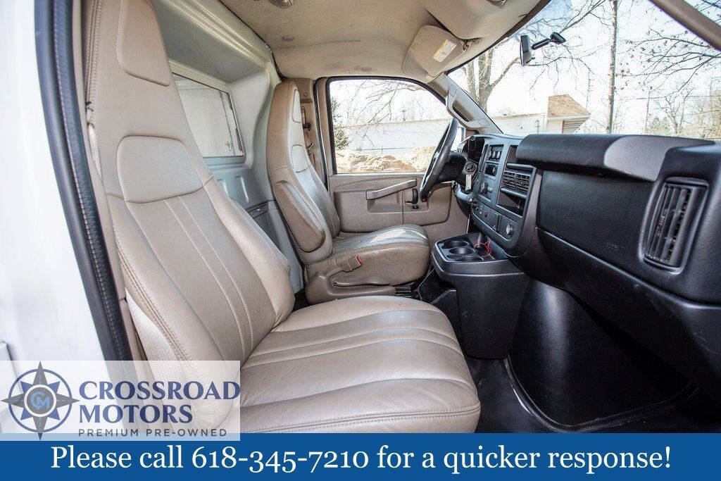 Used 2016 Chevrolet Express 2500 RWD image 18