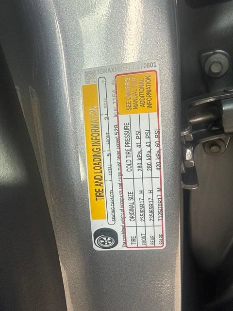 Used 2025 Chevrolet Equinox LT w/ Safety and Technology Package FWD image 13