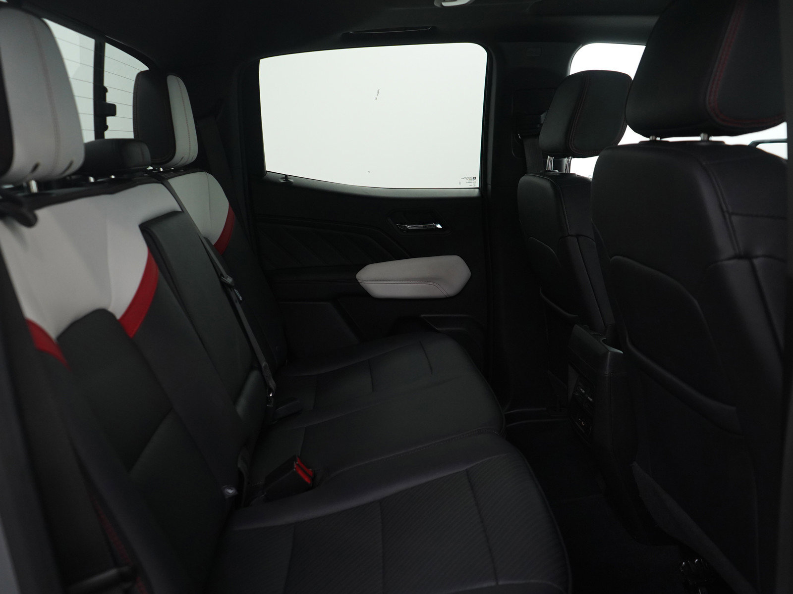 Used 2024 GMC Canyon AT4X image 12