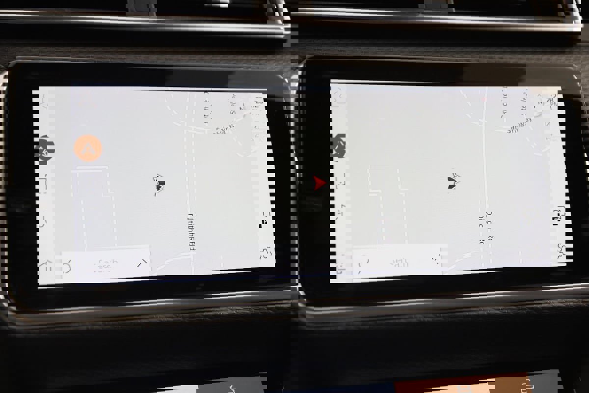 Used 2021 Land Rover Range Rover Velar R-Dynamic S image 9