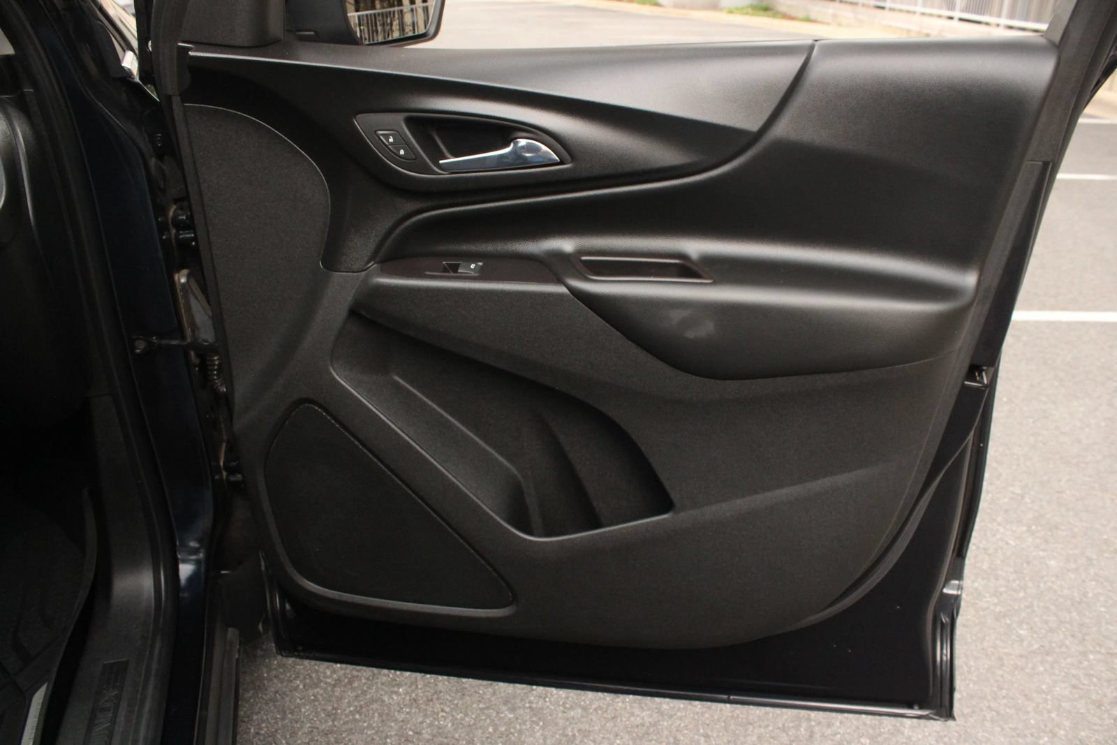 Used 2020 Chevrolet Equinox LT w/ LPO, Floor Liner Package AWD/4WD image 26
