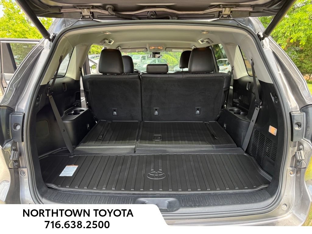 Used 2018 Toyota Highlander Plus AWD/4WD image 16