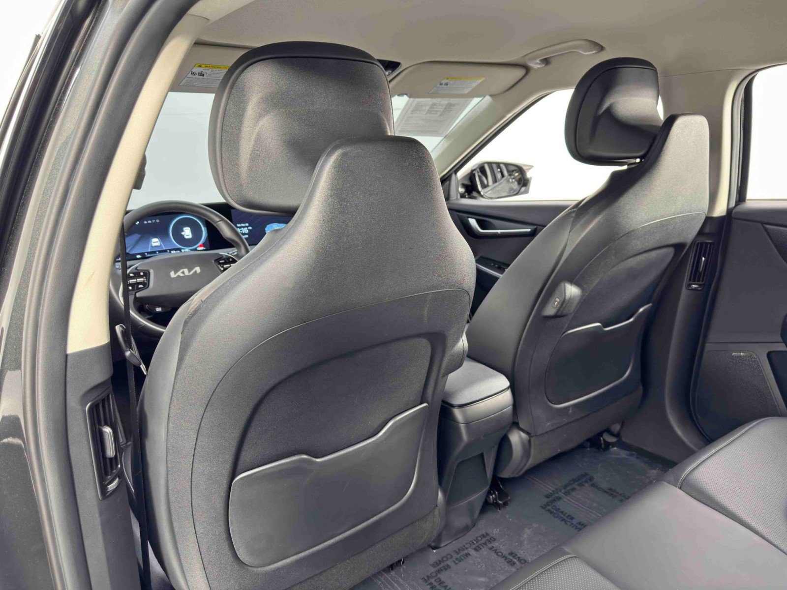 Used 2023 Kia EV6 Wind image 32