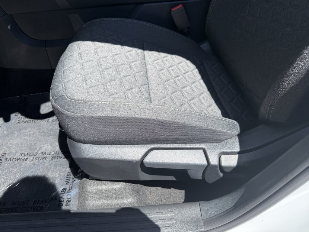 Used 2025 Nissan Kicks SV FWD image 25