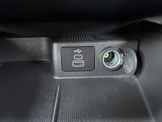 Used 2025 Ford Escape ST-Line Select AWD/4WD image 27