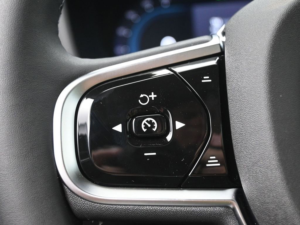 New 2025 Volvo V60 B5 Cross Country Plus w/ Protection Package Premier image 12