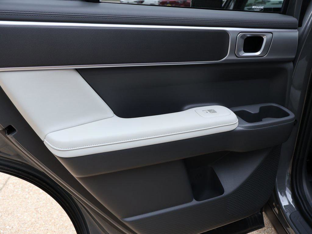 New 2025 Hyundai Santa Fe SEL image 18