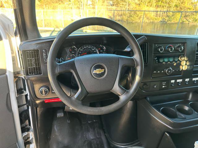 Used 2013 Chevrolet Express 2500 image 21