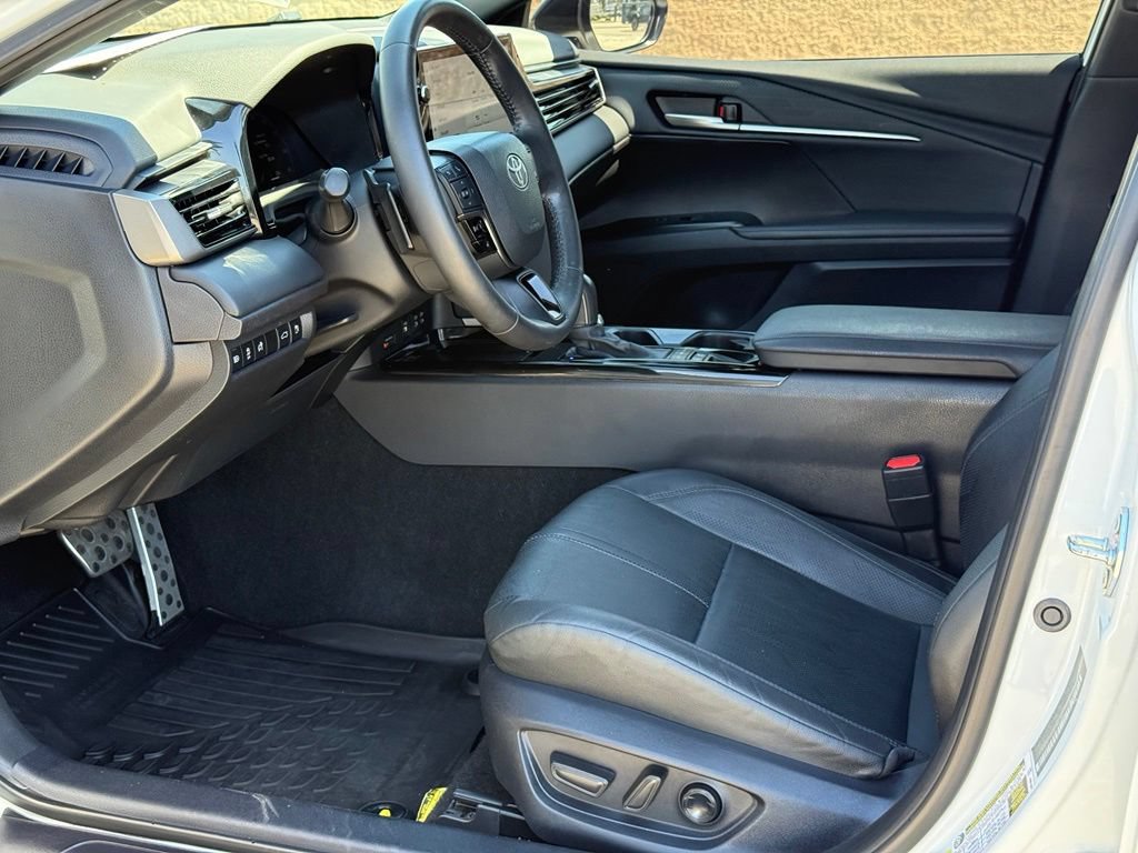 Used 2025 Toyota Camry XSE FWD image 6