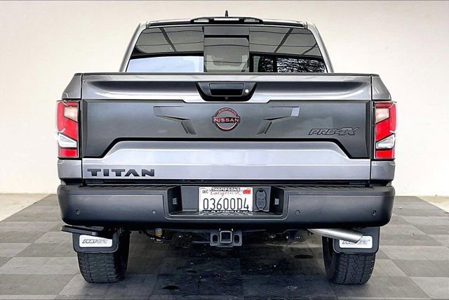 Used 2024 Nissan Titan PRO-4X w/ Pro-4x Convenience Package AWD/4WD image 3