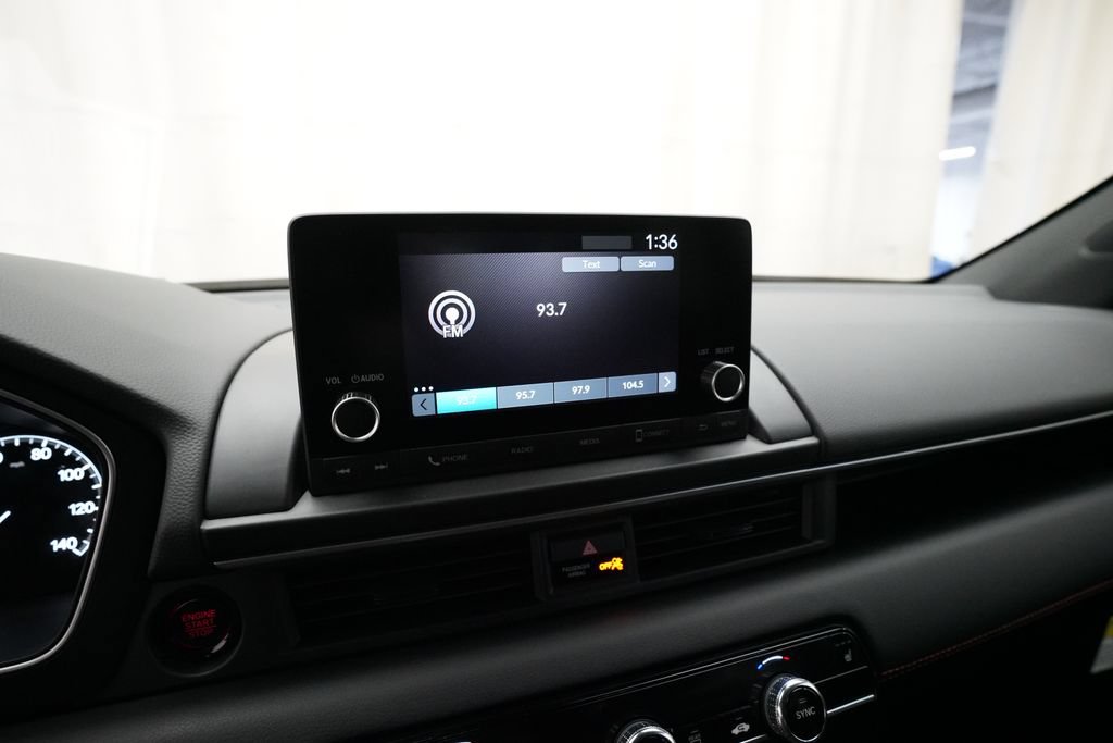 Certified 2025 Honda Pilot Sport image 6
