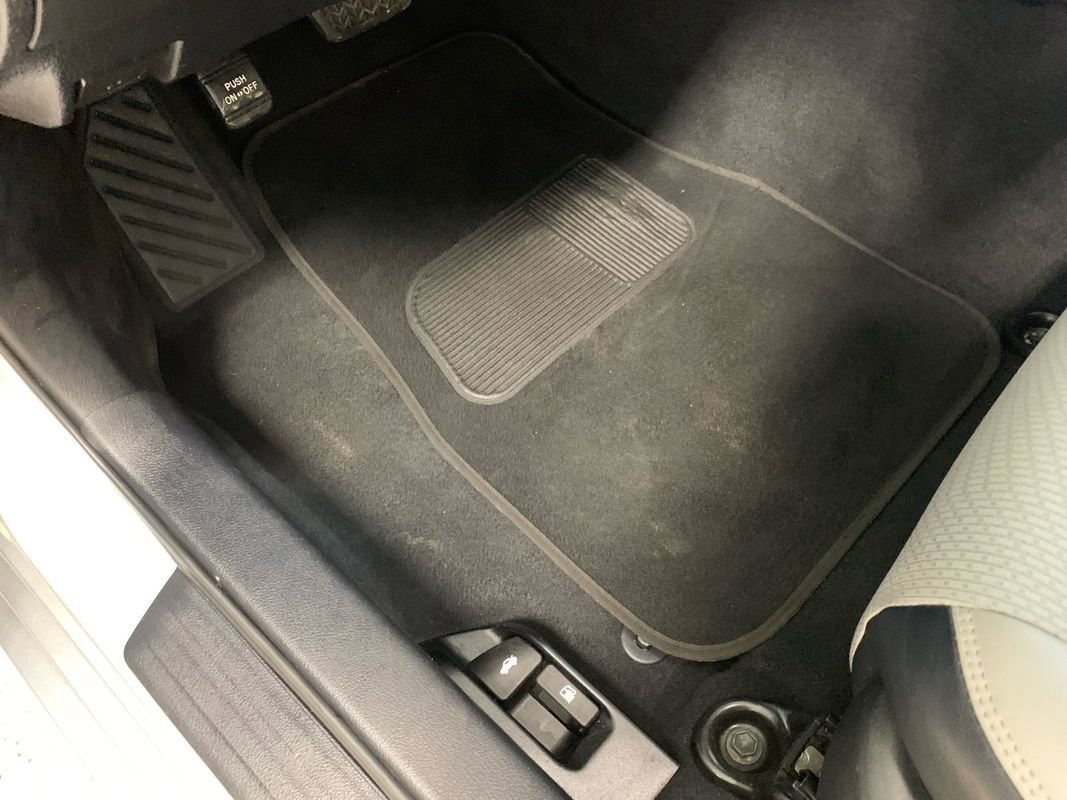 Used 2017 Toyota Camry SE w/ Moonroof Package image 20