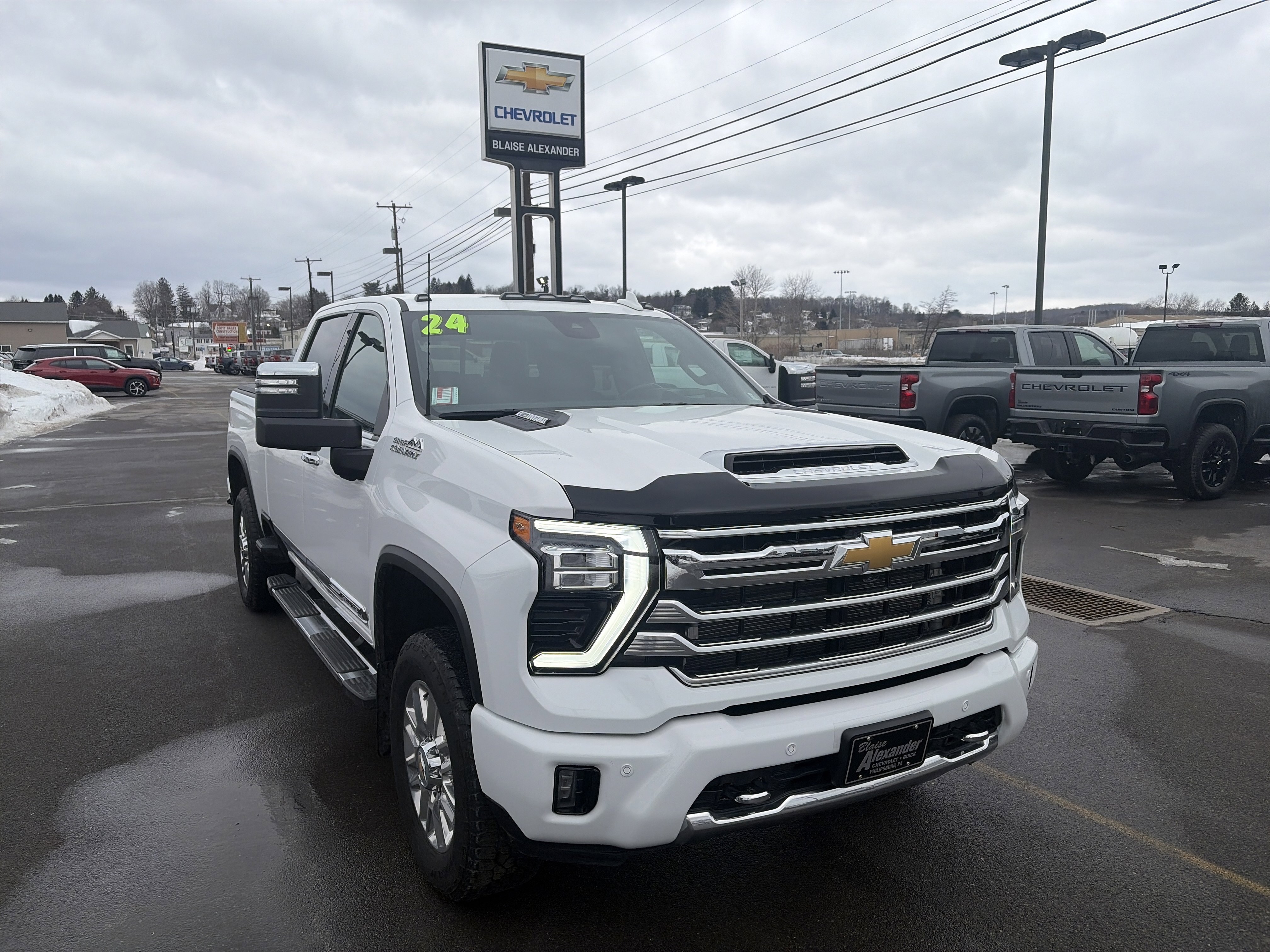 Used 2024 Chevrolet Silverado 2500 High Country w/ Technology Package image 1