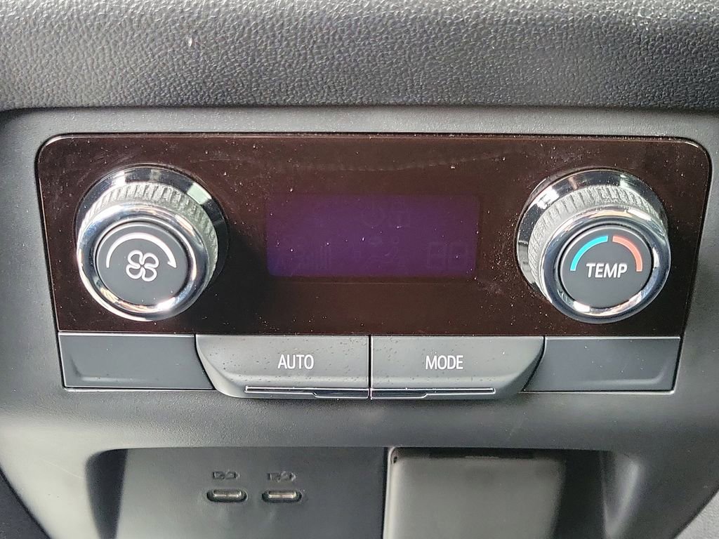 Used 2024 Chevrolet Traverse LS AWD/4WD image 16