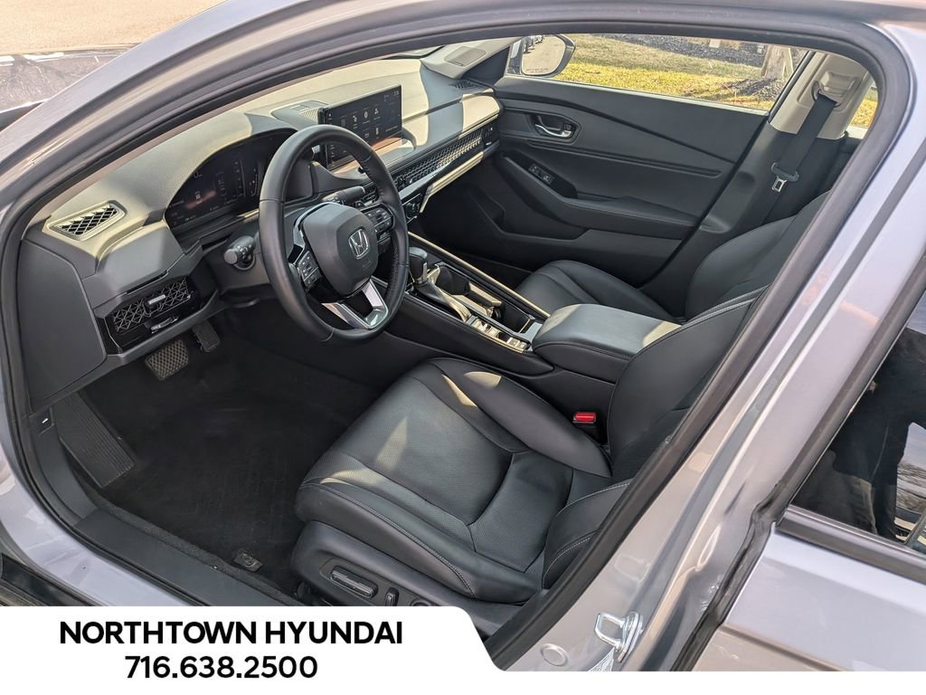 Used 2023 Honda Accord Touring image 11