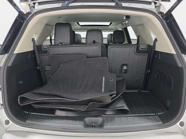 Used 2024 Nissan Pathfinder Platinum w/ Cargo Package AWD/4WD image 33