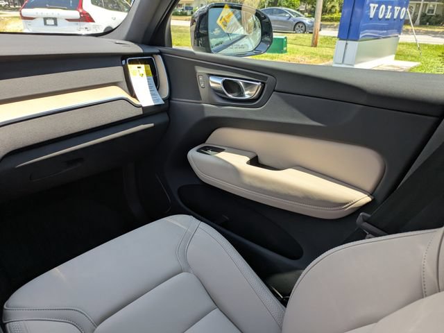 New 2026 Volvo XC60 T8 Plus w/ Protection Package Premier AWD/4WD image 17