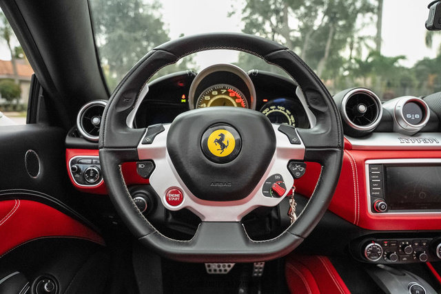 Used 2016 Ferrari California T image 33