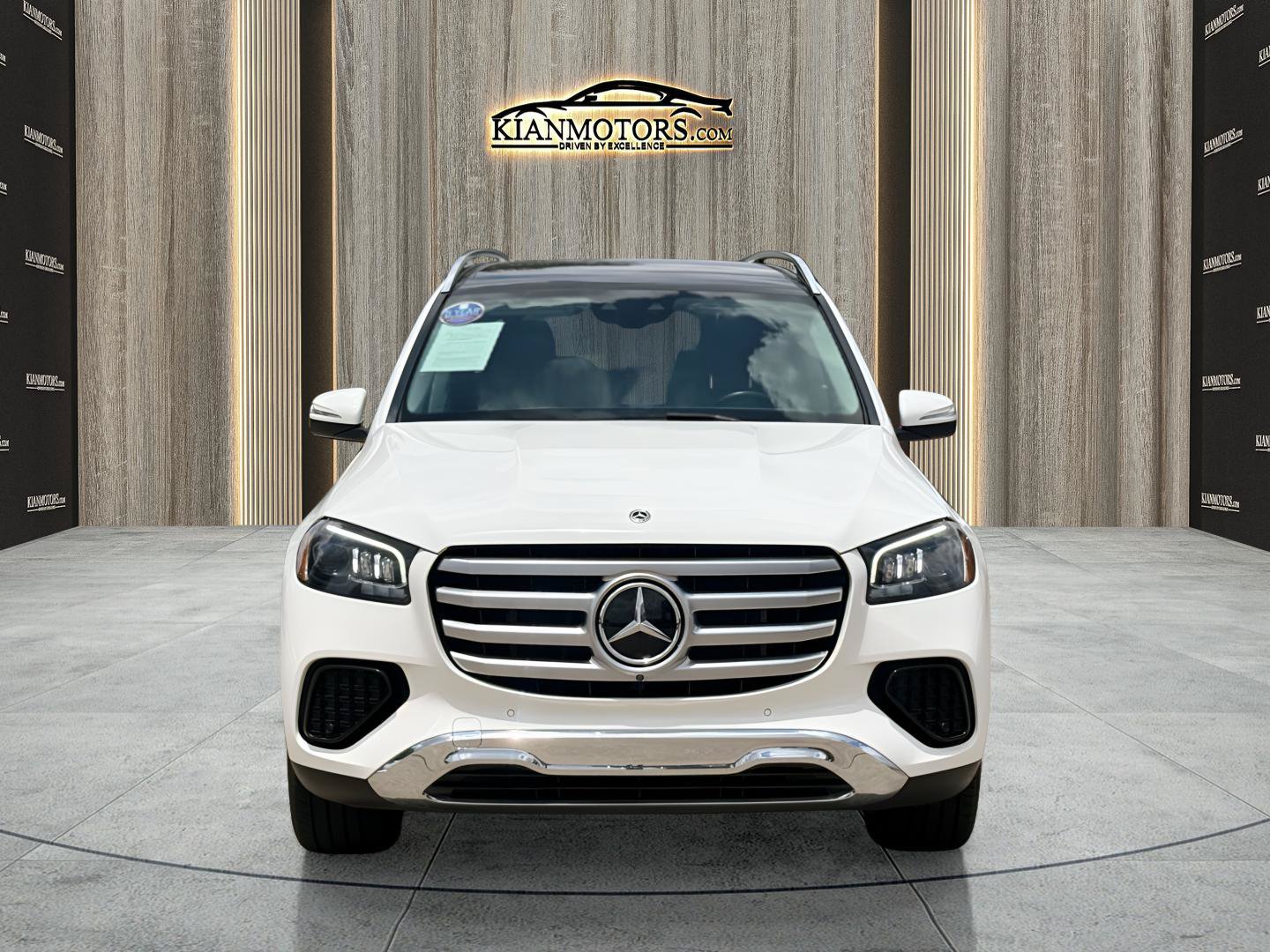 Used 2024 Mercedes-Benz GLS 450 4MATIC image 7